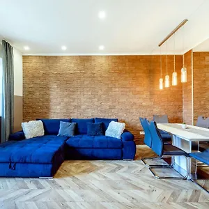 nehru-apartment.inbudapesthotels.com/